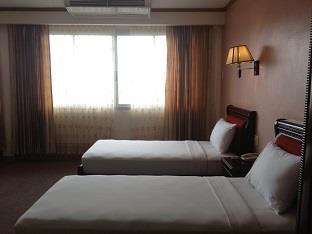 Winstar Hotel Хатъяй Экстерьер фото